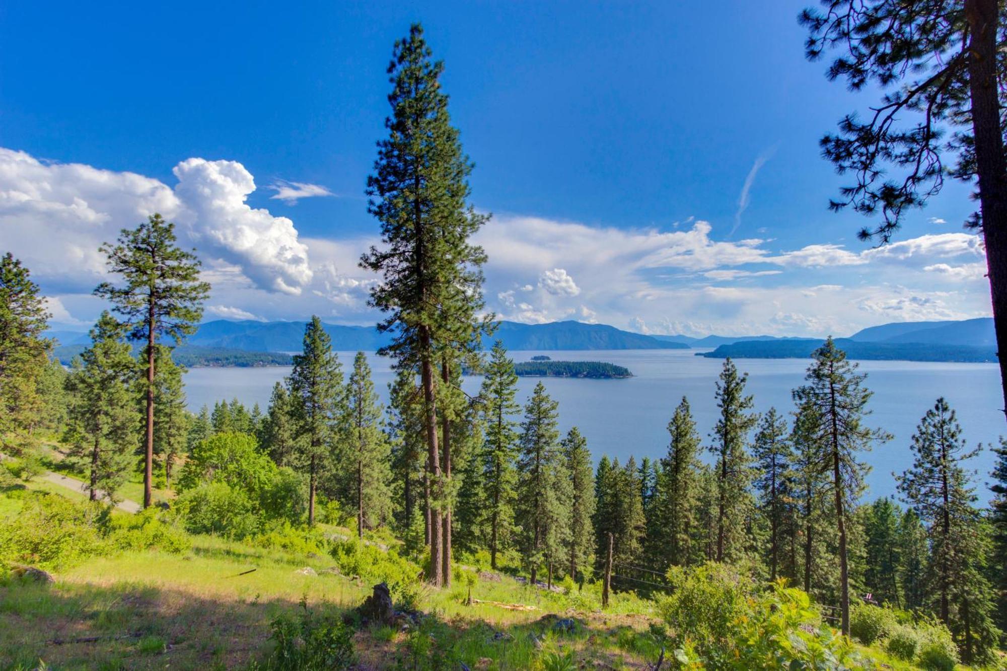 Bottle Bay Lakefront Lodge Sandpoint Exterior photo
