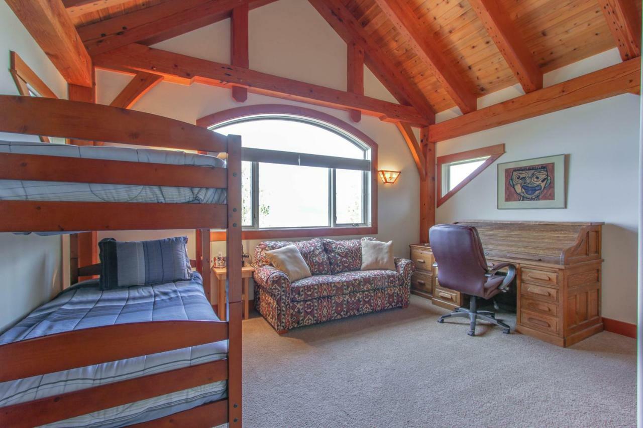 Bottle Bay Lakefront Lodge Sandpoint Exterior photo