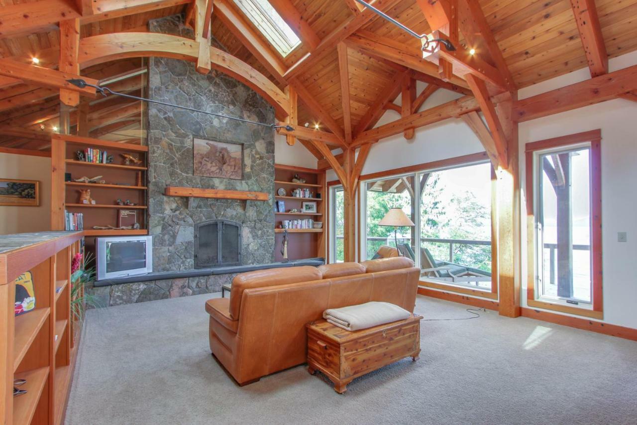 Bottle Bay Lakefront Lodge Sandpoint Exterior photo