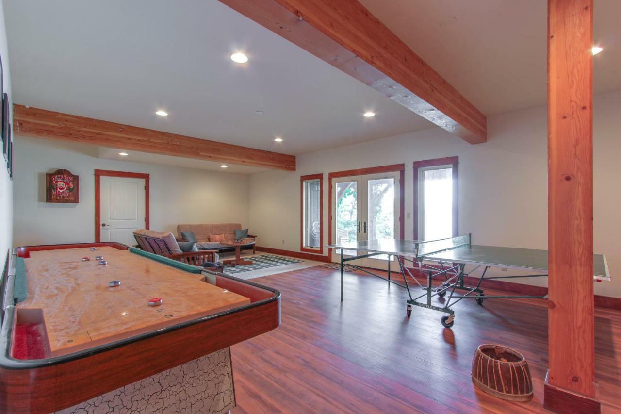 Bottle Bay Lakefront Lodge Sandpoint Exterior photo